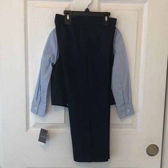 LIKE NEW Van Heusen Boy 4-pc. Suit Set - Picture 4 of 6